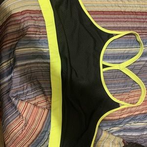 Torrid sports bra size 6